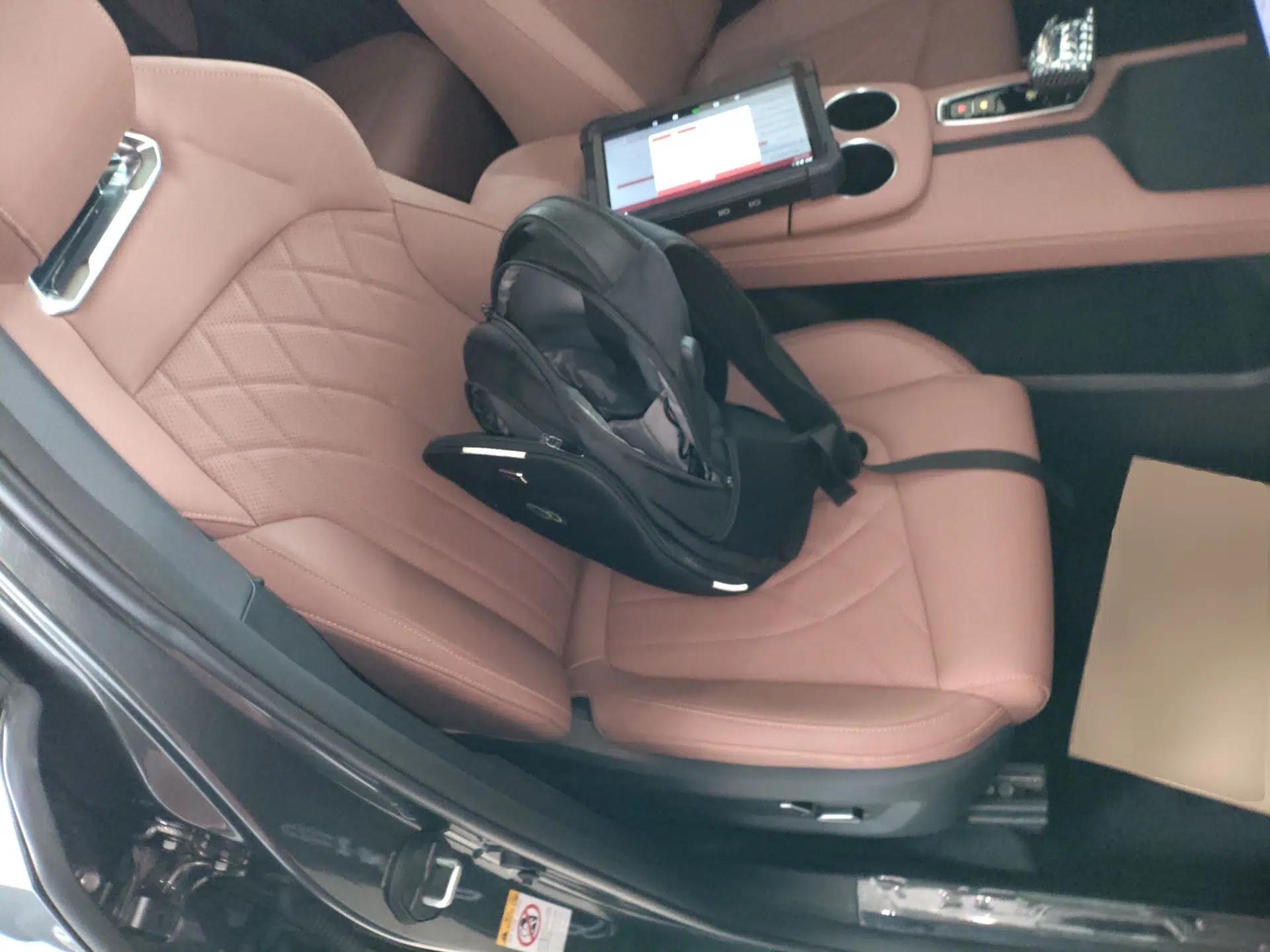 CHANGAN UNI-Z New Energy 2024 Blue Whale Smart Electric iDD 125km Beyond Edition — миниатюра 23