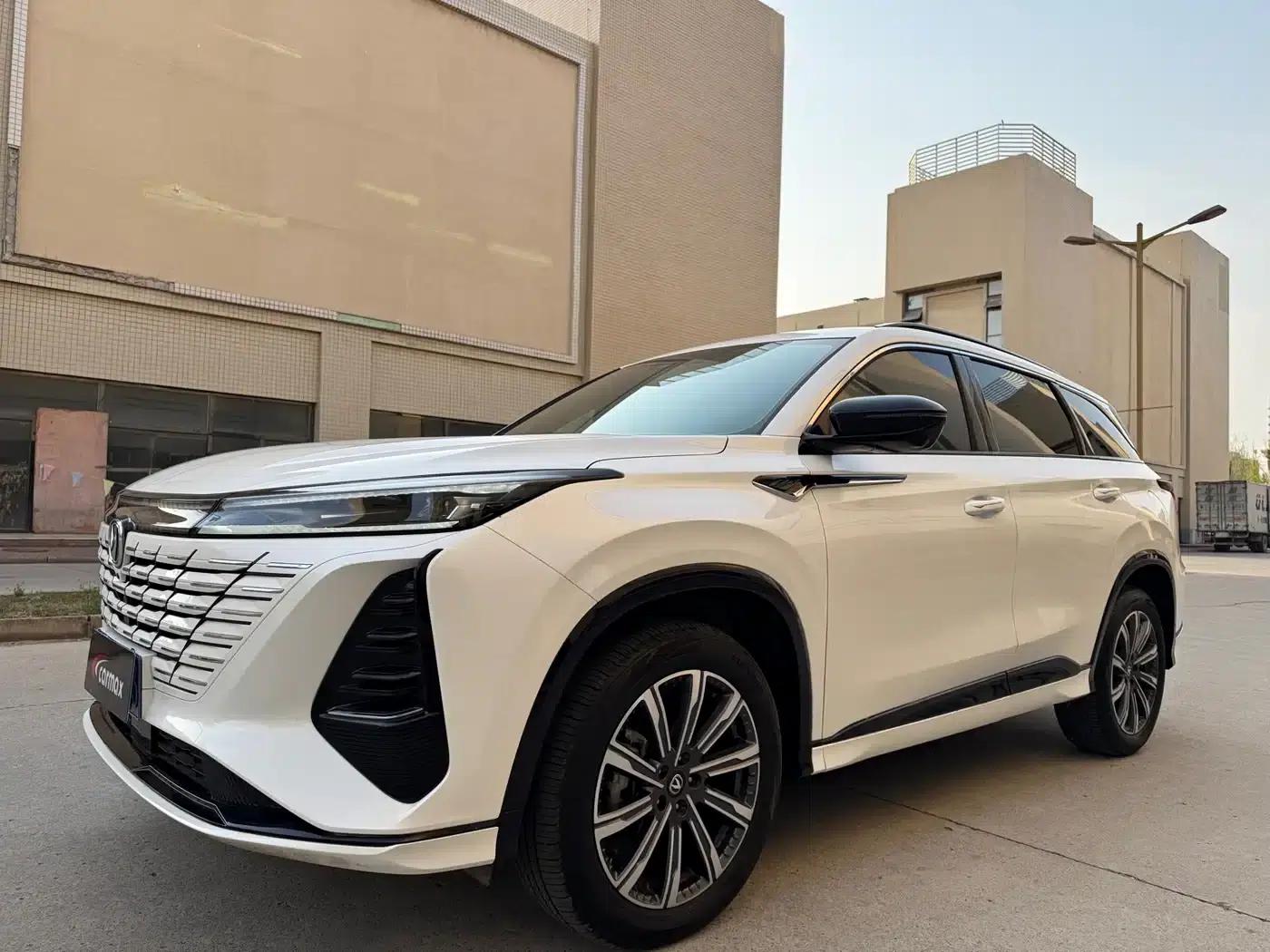 Changan CS75 PLUS Smart Electric iDD 2023 Model Smart Electric iDD Leading Edition — миниатюра 1
