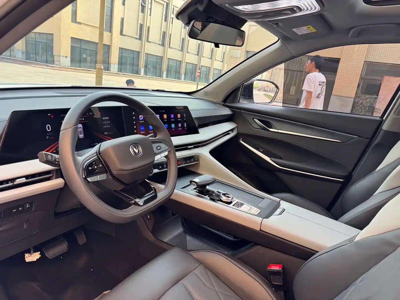 Changan CS75 PLUS Smart Electric iDD 2023 Model Smart Electric iDD Leading Edition — миниатюра 4