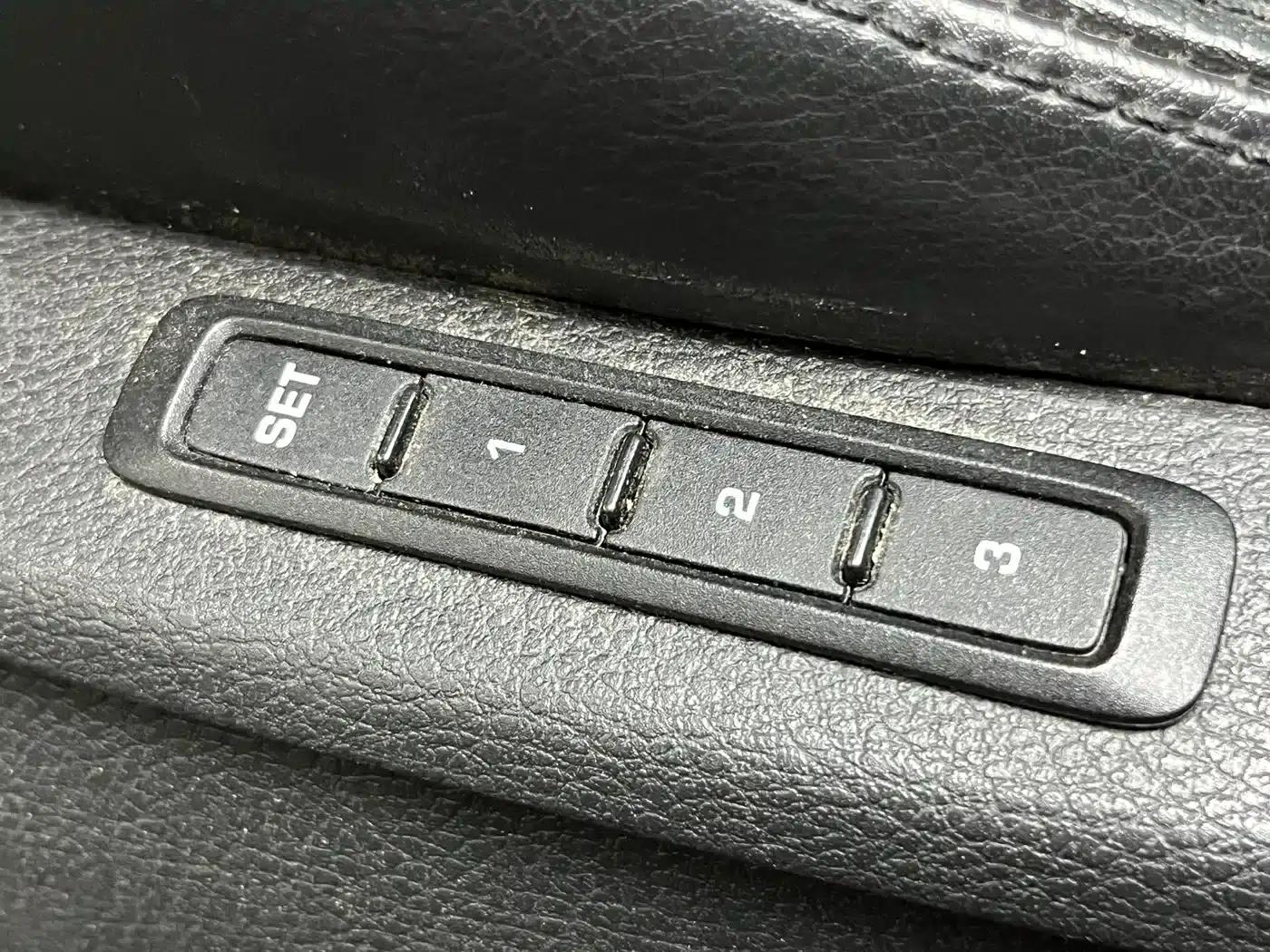 Volkswagen CC 2009 3.6FSI Top-of-the-line version — миниатюра 18