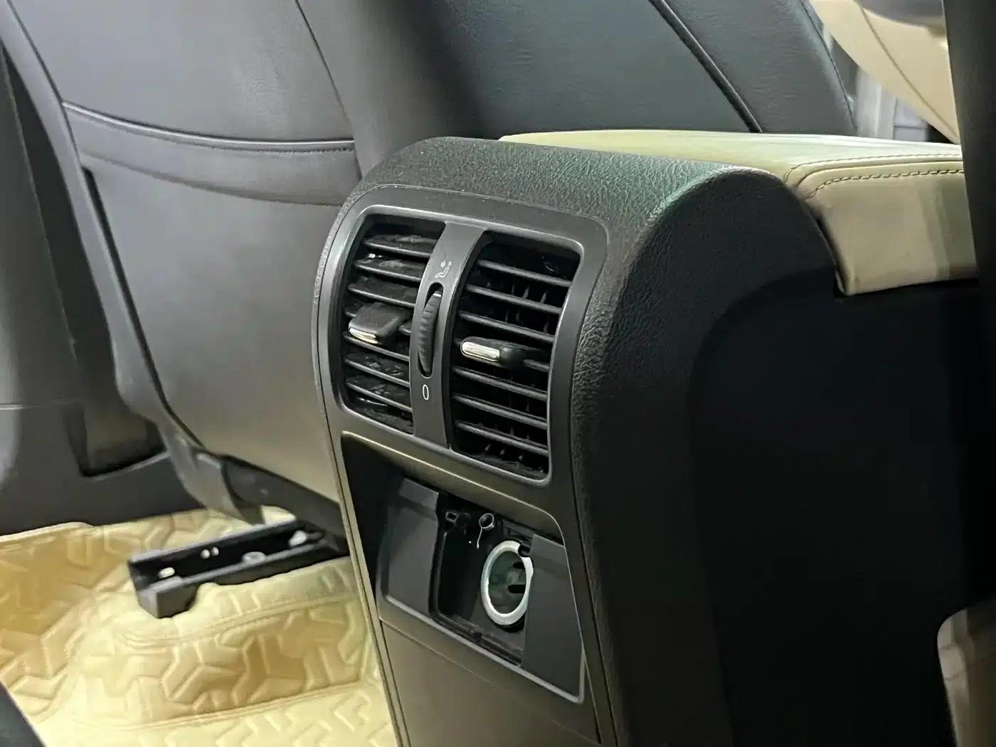 Volkswagen CC 2009 3.6FSI Top-of-the-line version — миниатюра 23