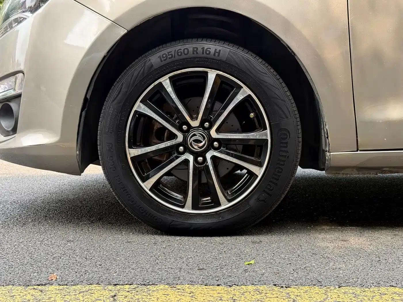 Fengxing S500 2016 Model 1.6L Manual Deluxe — миниатюра 17
