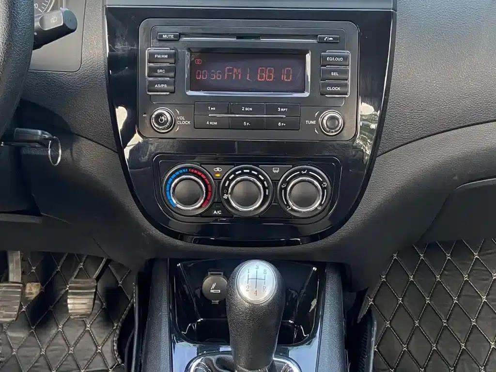 Jingyi X3 2015 1.5L Comfort Model — миниатюра 11