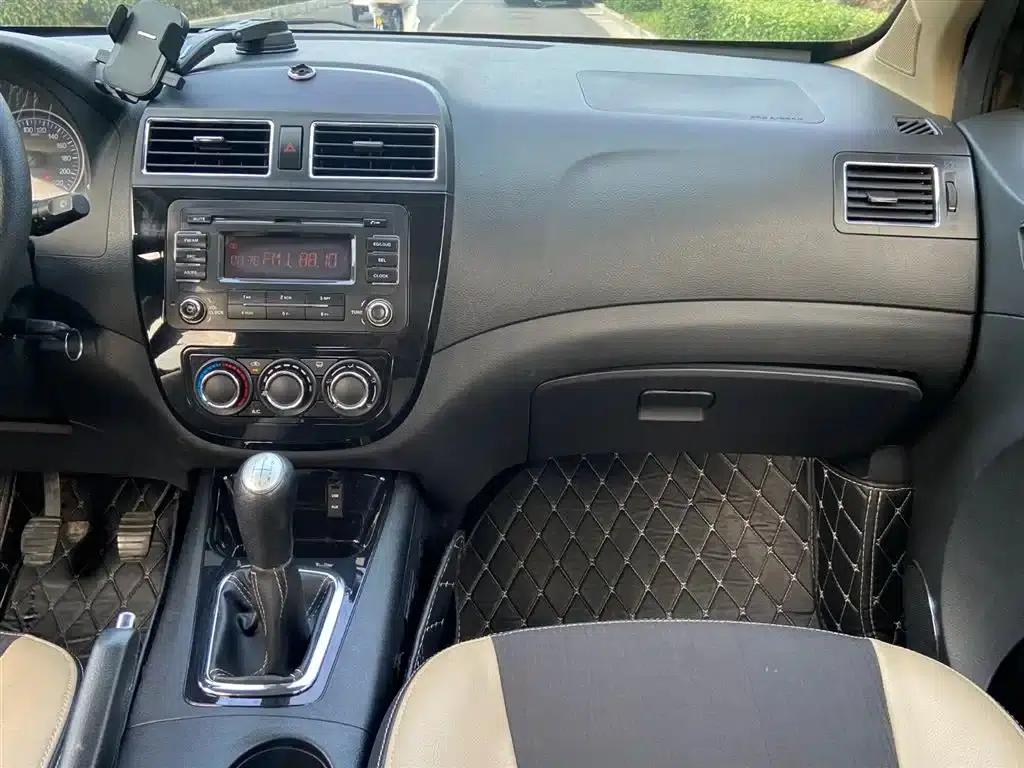 Jingyi X3 2015 1.5L Comfort Model — миниатюра 9