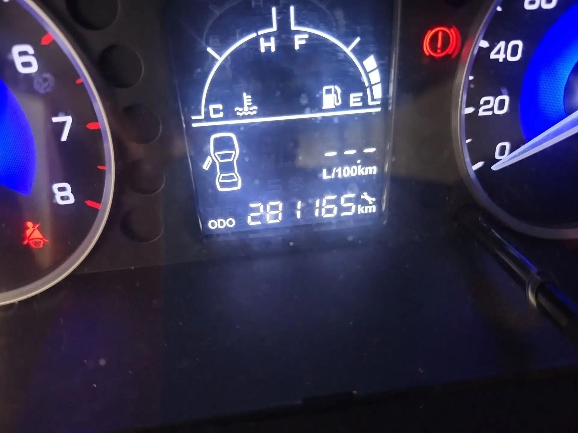 Dongfeng Aeolus AX3 2016 1.5L Manual ZhiKu Model — миниатюра 13