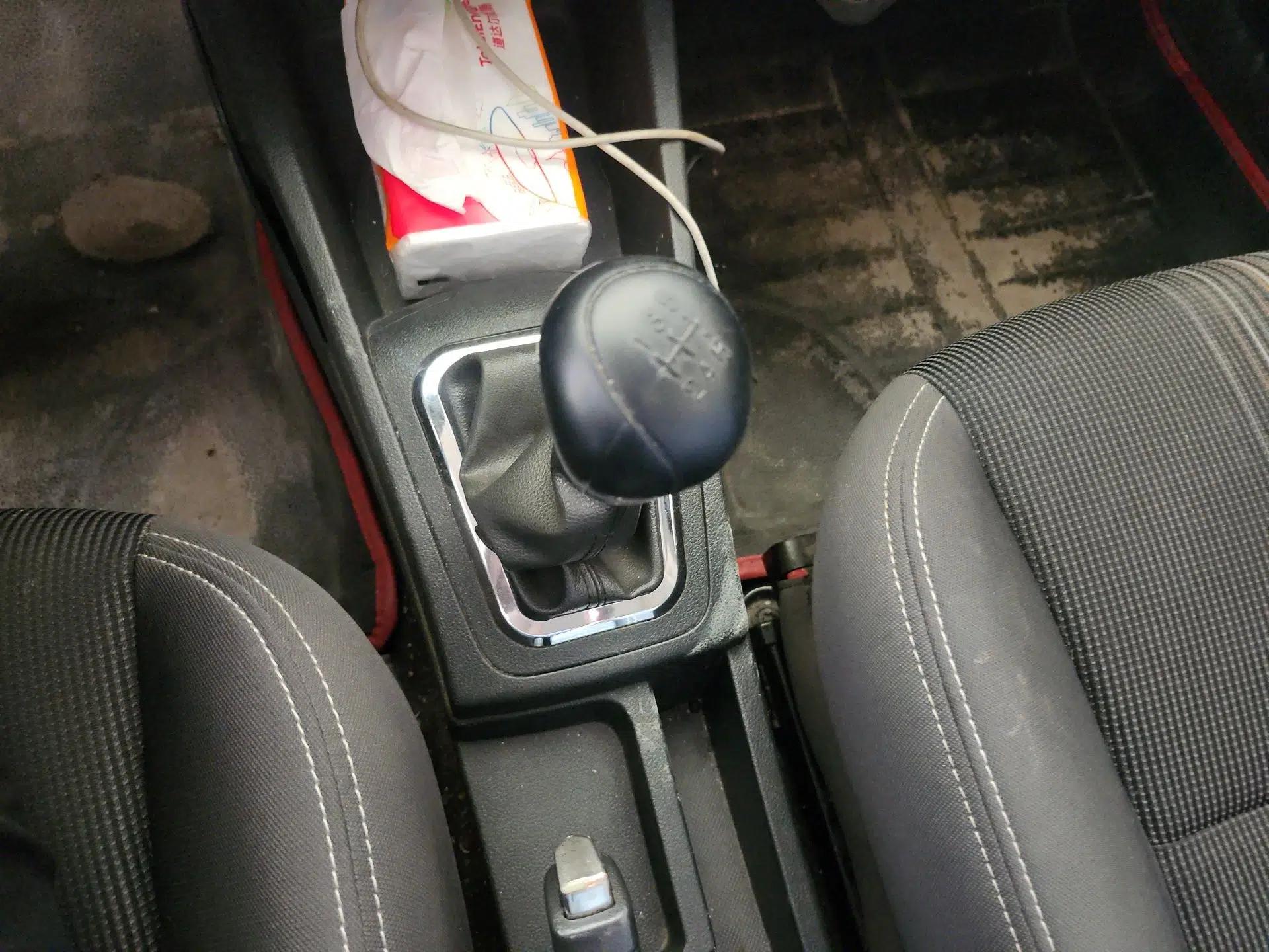 Dongfeng Aeolus AX3 2016 1.5L Manual ZhiKu Model — миниатюра 15