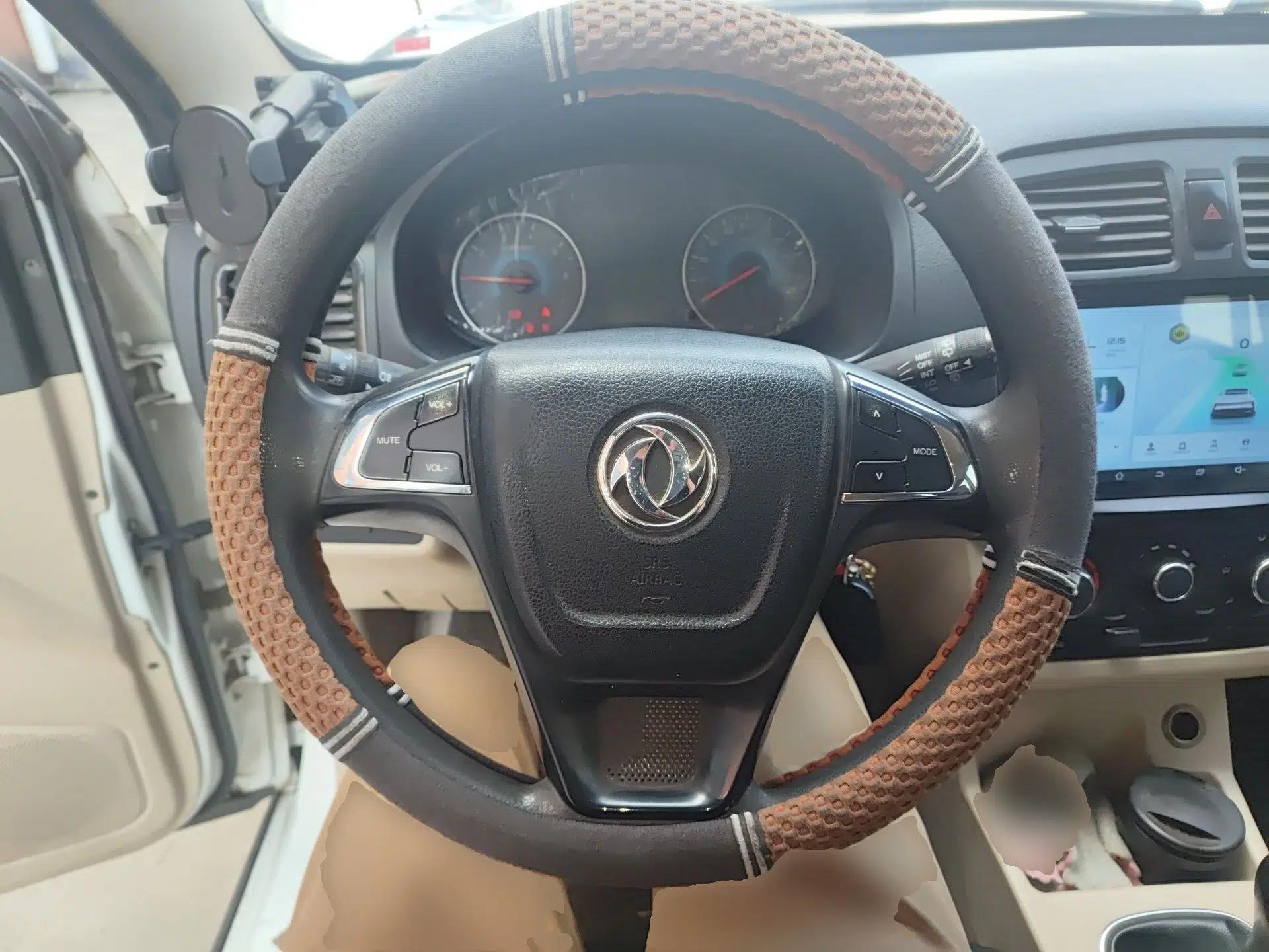 Dongfeng Fengon 360 2015 1.5L Manual Comfort II 7-Seater — миниатюра 11
