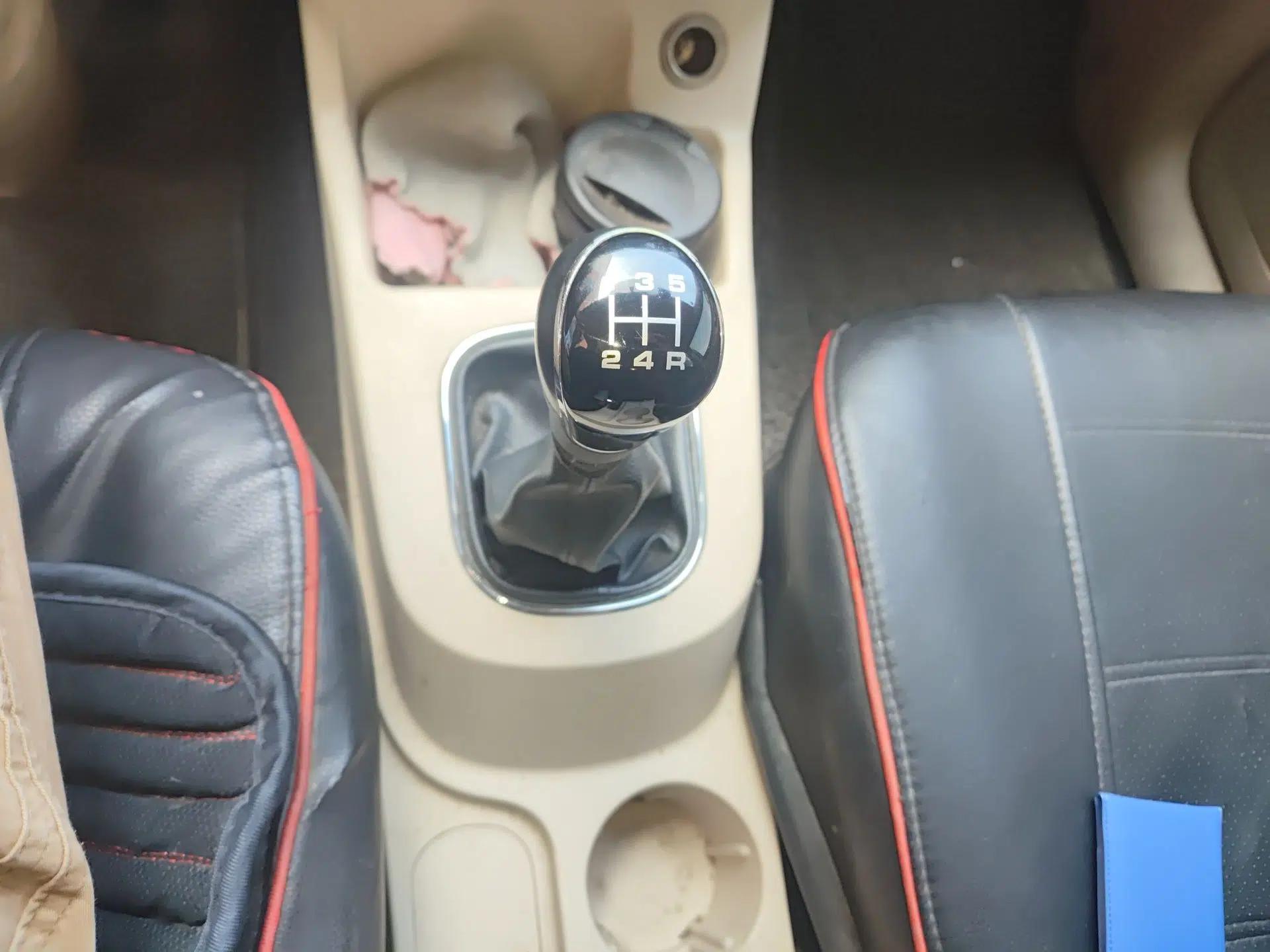 Dongfeng Fengon 360 2015 1.5L Manual Comfort II 7-Seater — миниатюра 15