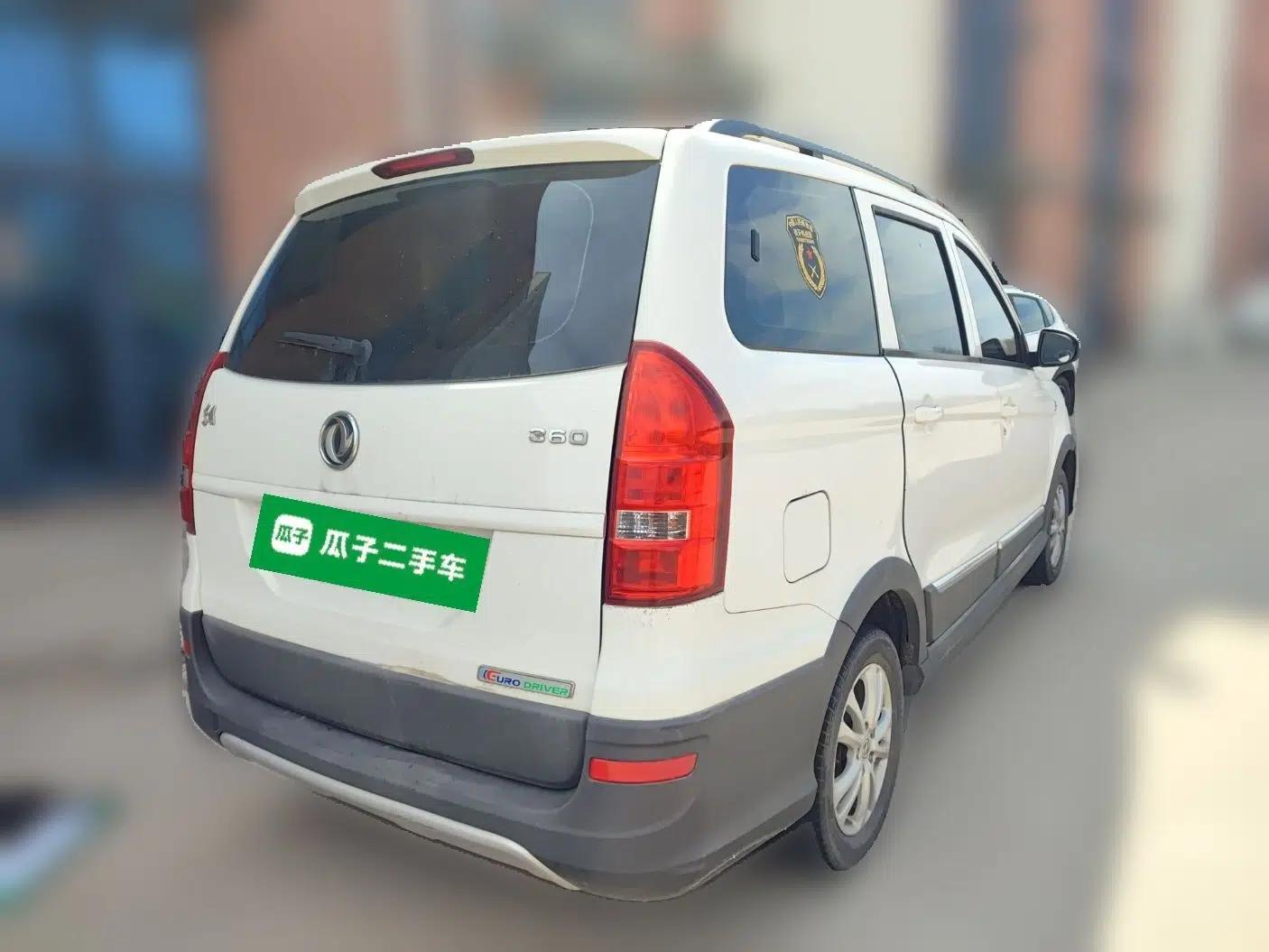 Dongfeng Fengon 360 2015 1.5L Manual Comfort II 7-Seater — миниатюра 6