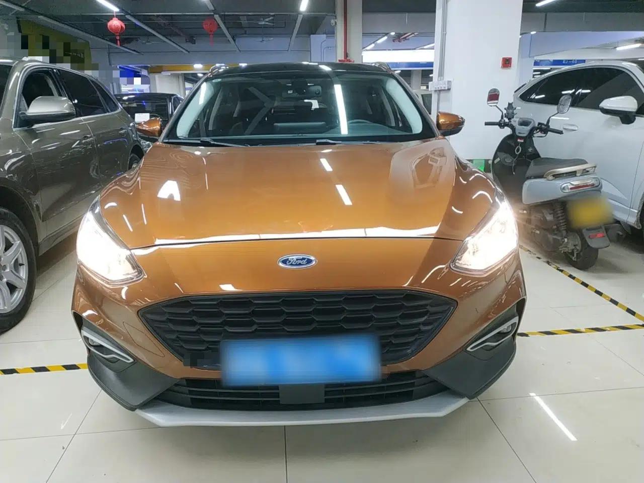 Ford Focus Active 2020 EcoBoost 180 Automatic Trendy Model — миниатюра 2