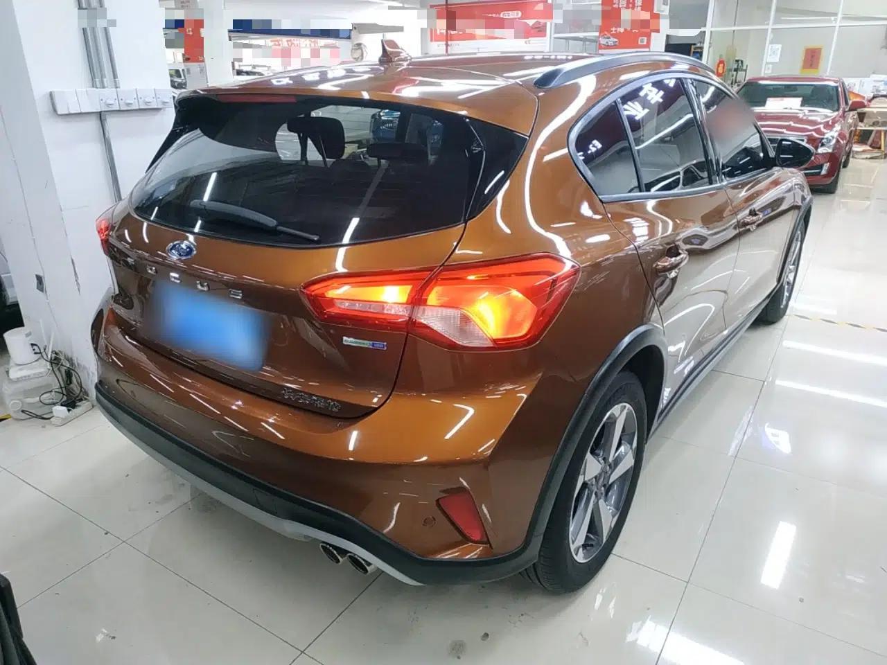Ford Focus Active 2020 EcoBoost 180 Automatic Trendy Model — миниатюра 6