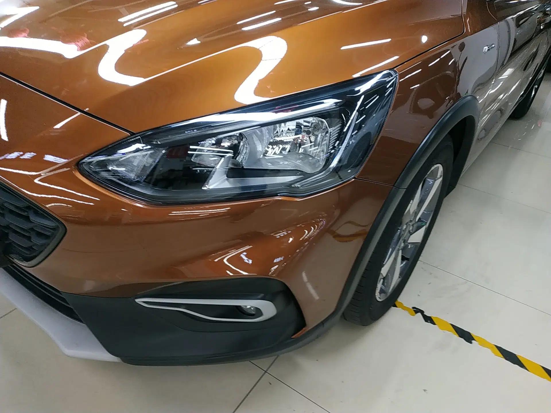 Ford Focus Active 2020 EcoBoost 180 Automatic Trendy Model — миниатюра 9