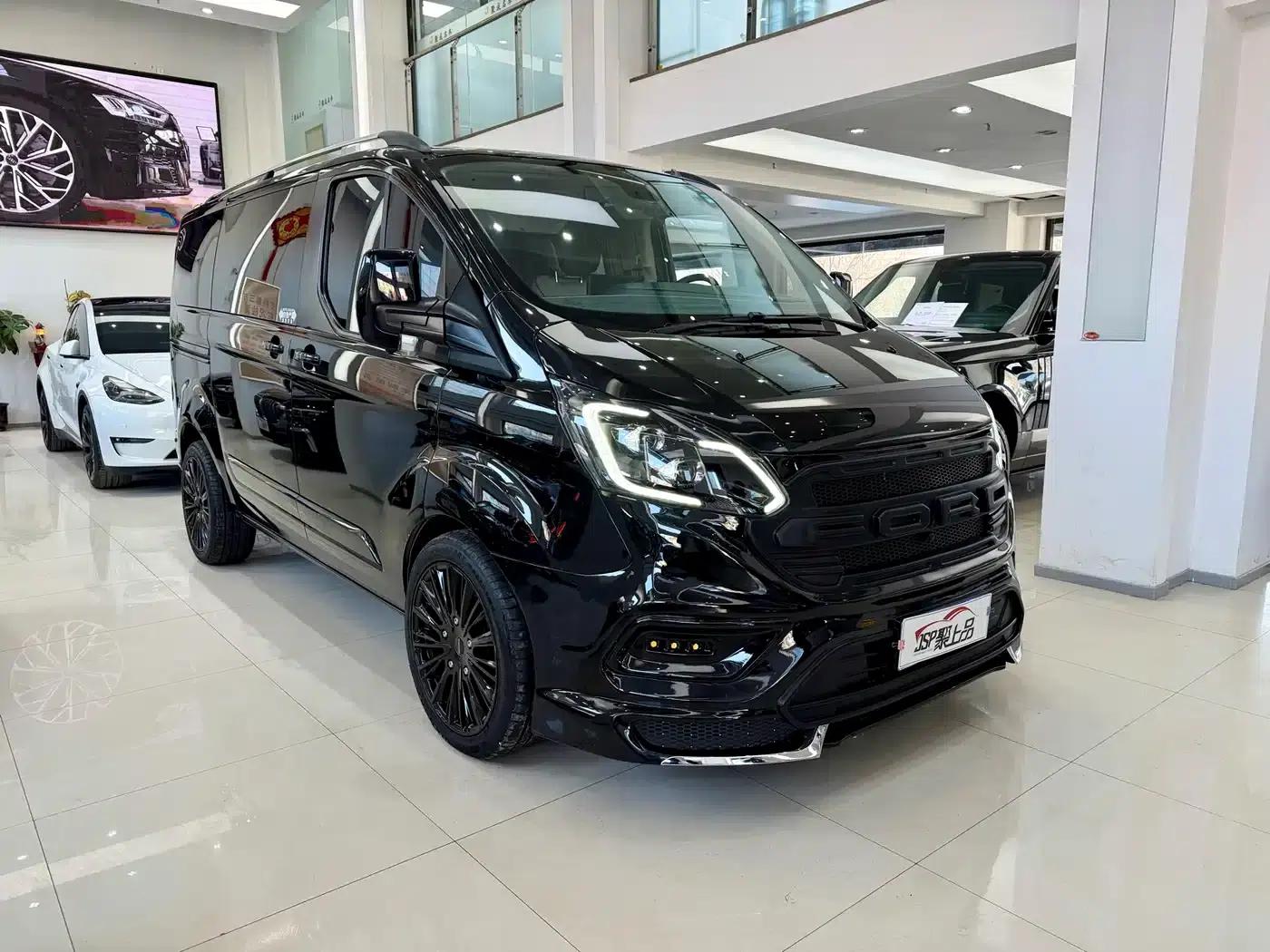 Tourneo 2023 2.0T Automatic Premium Edition — миниатюра 3