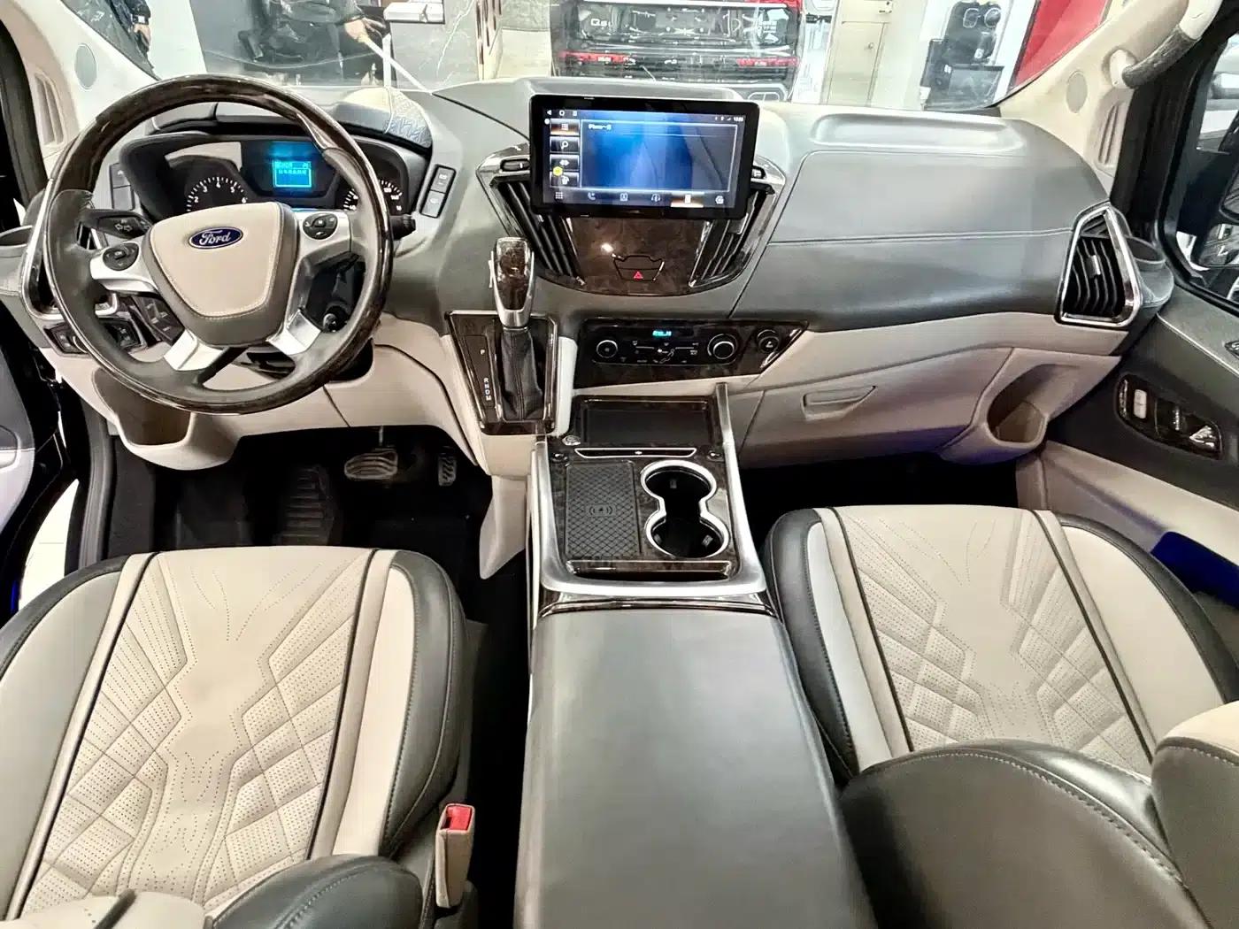 Tourneo 2023 2.0T Automatic Premium Edition — миниатюра 6