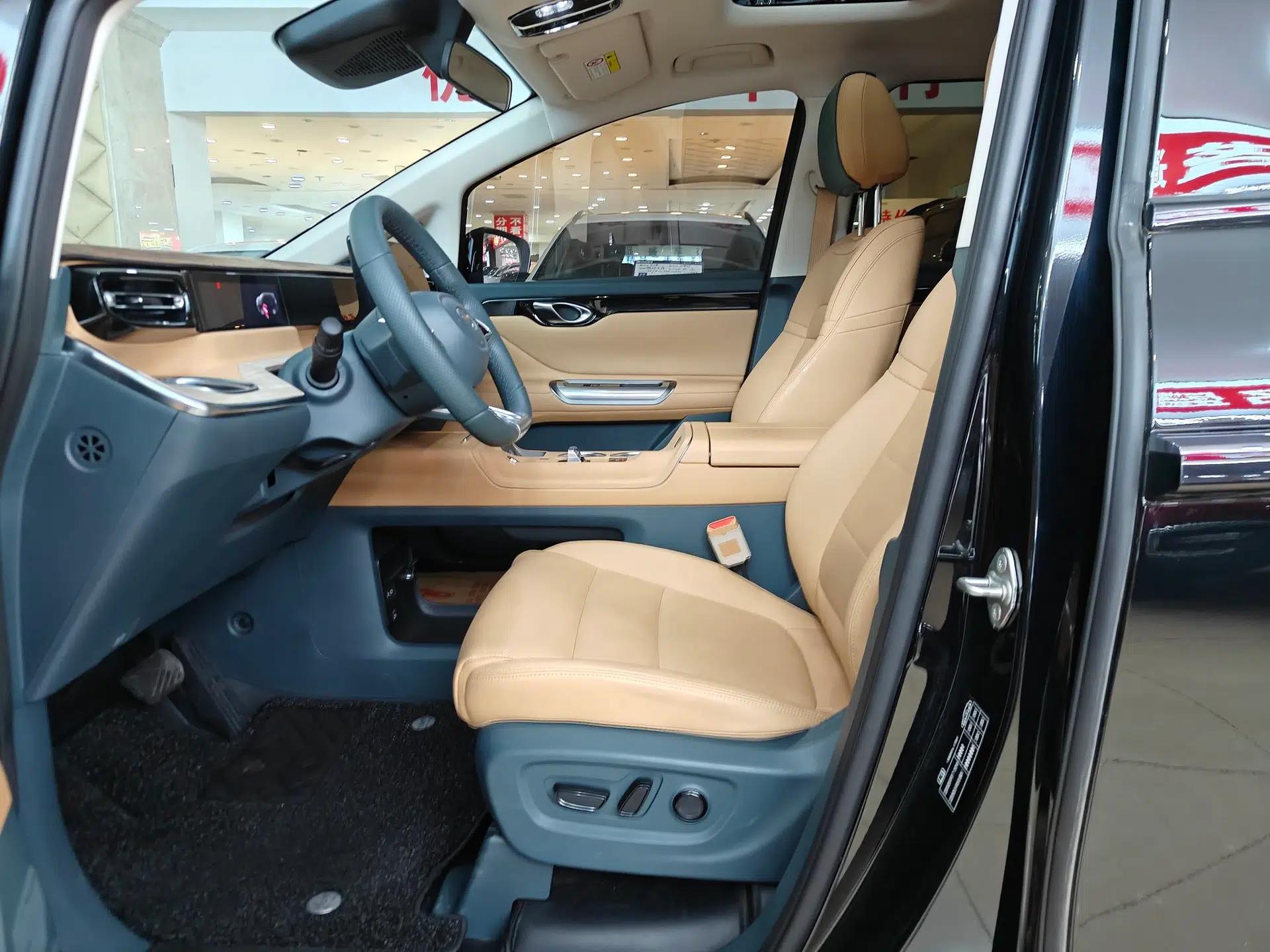 GAC Trumpchi E8 2024 Honor Series 2.0L Honor Edition — миниатюра 15