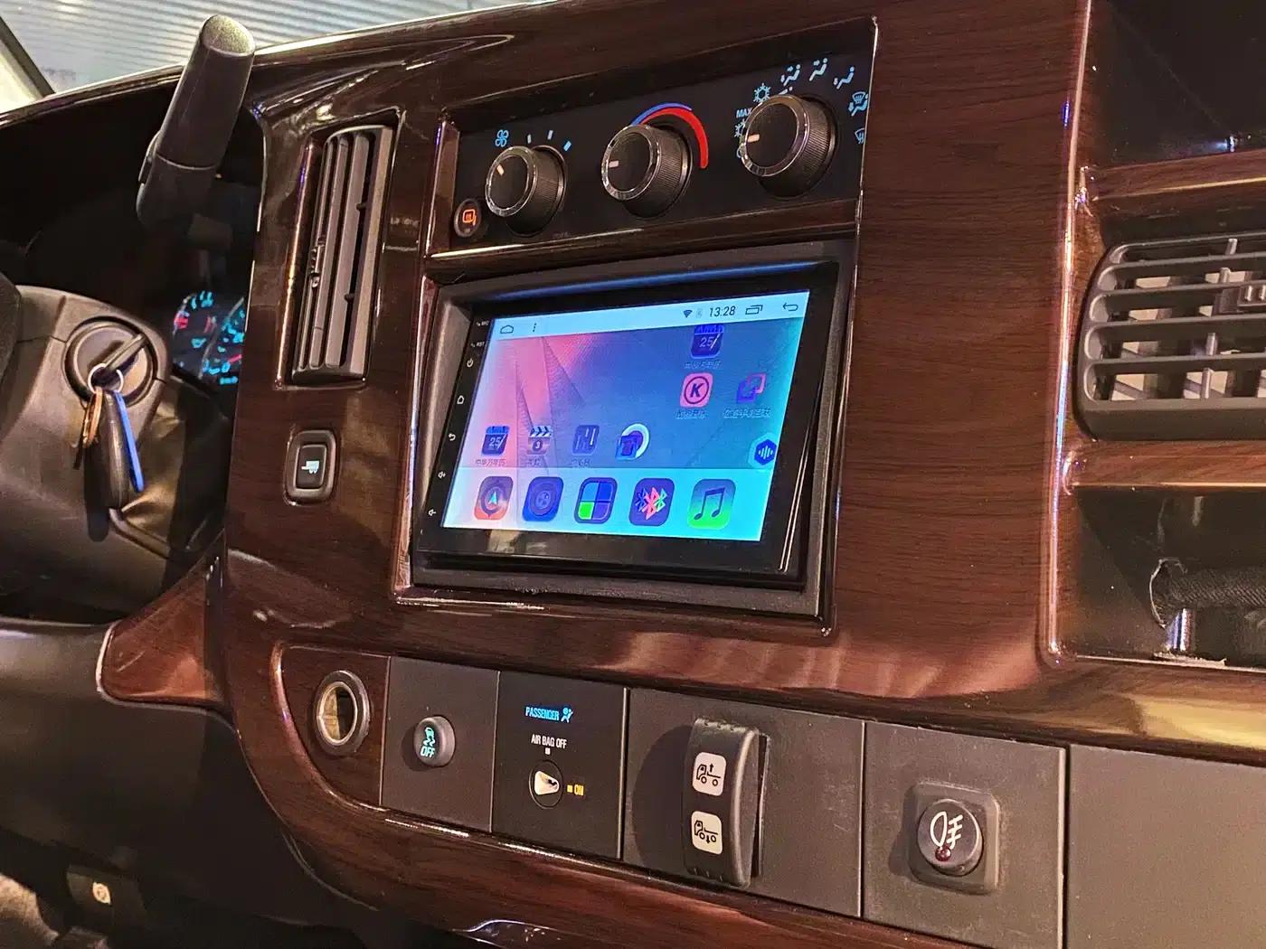 2015 SAVANA 6.0L G600L Luxury Edition — миниатюра 29