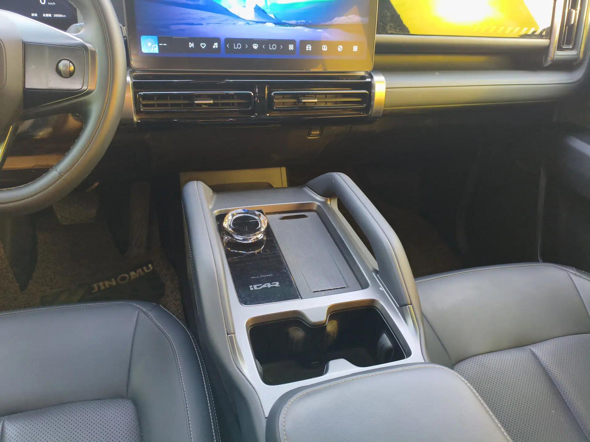 iCAR 03T 2024 501km Four-wheel Drive Long-Range Version — миниатюра 17
