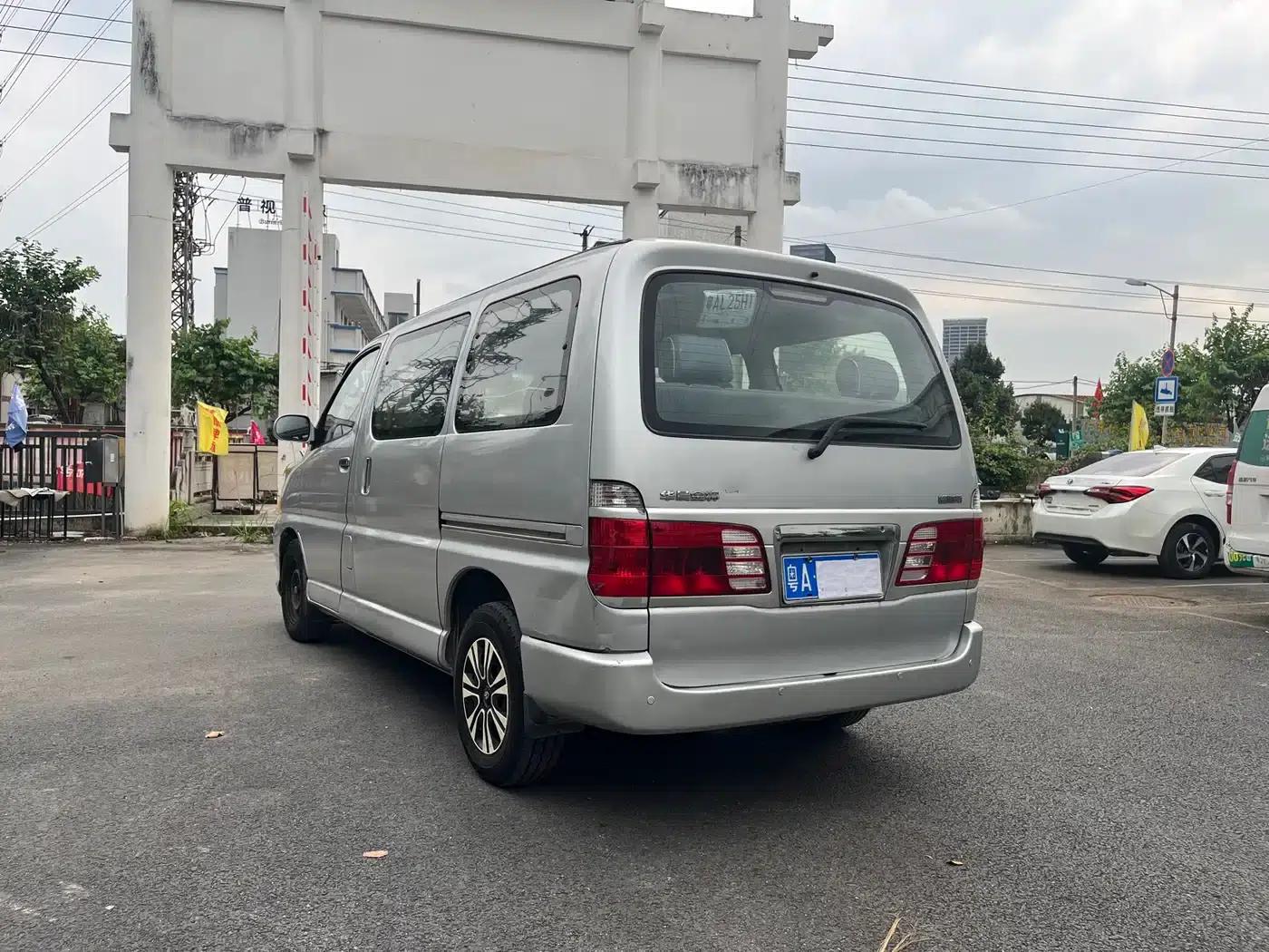Grace 2013 2.0L Smart Standard 7-Seater National Games Commemorative Edition (National IV Emission Standard) — миниатюра 7