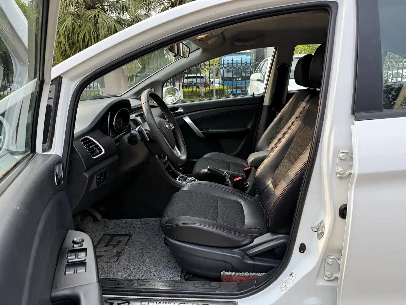 Kaiyi C3R 2015 1.5L AMT Gold Edition — миниатюра 4