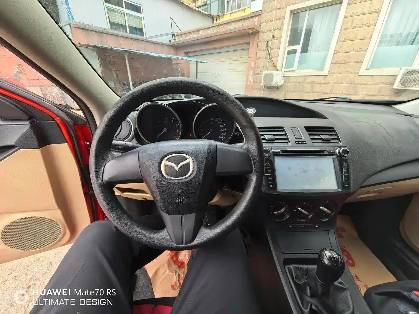 Mazda 3 Axela 2013 Sedan 1.6L Manual Elite — миниатюра 9