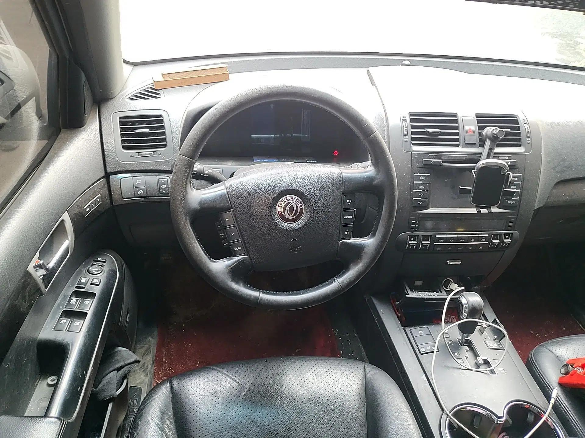 Kia Borrego 2013 3.8L Luxury Edition China V standard — миниатюра 11