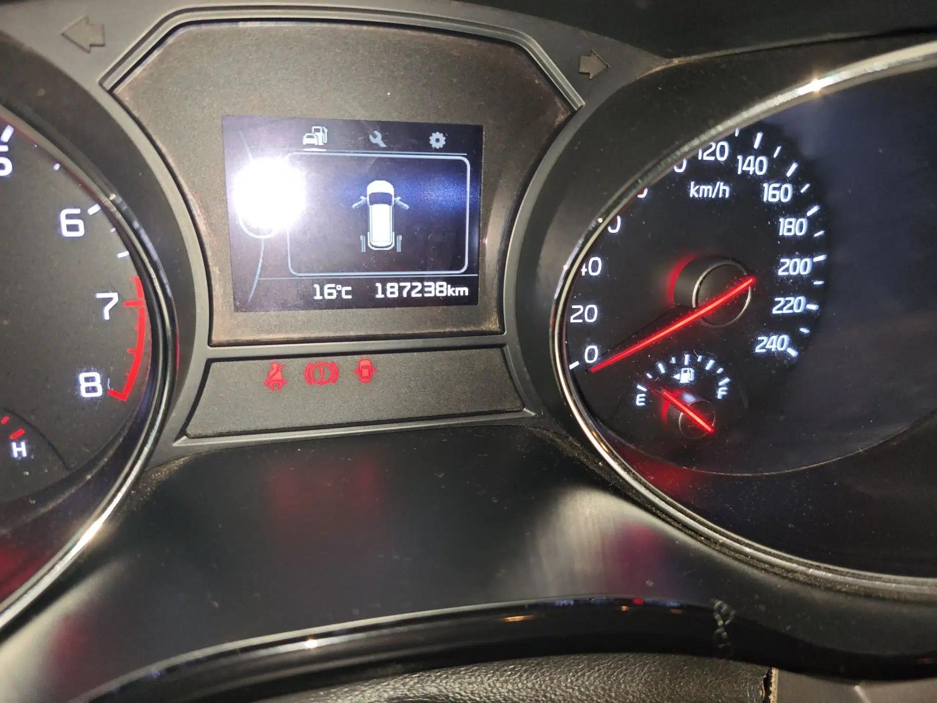 Kia Carnival 2015 3.3 GDI Luxury Edition China IV Standard — миниатюра 13