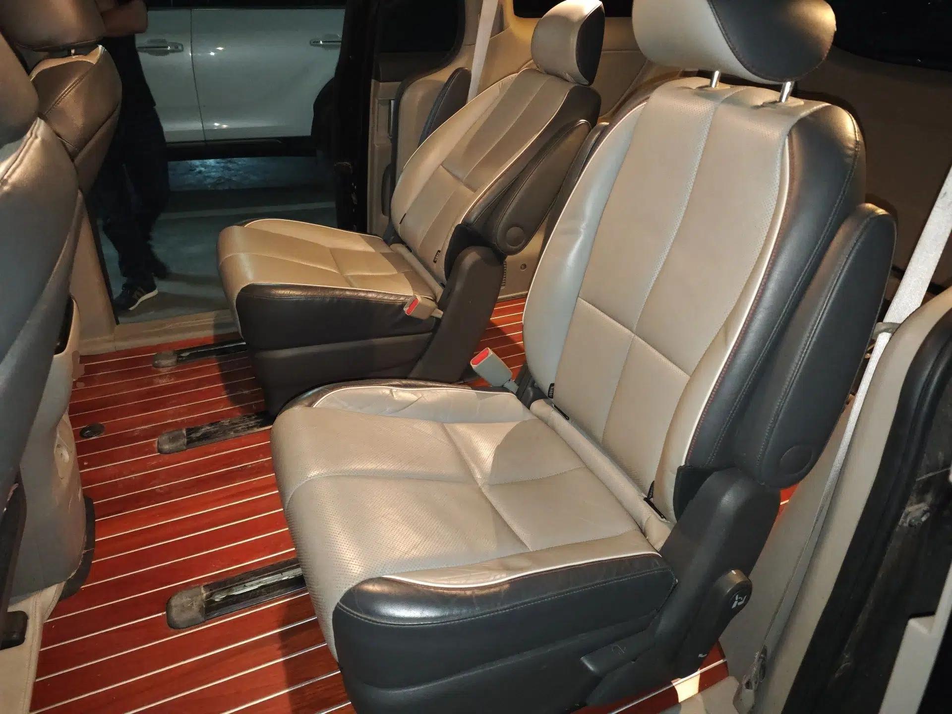 Kia Carnival 2015 3.3 GDI Luxury Edition China IV Standard — миниатюра 18