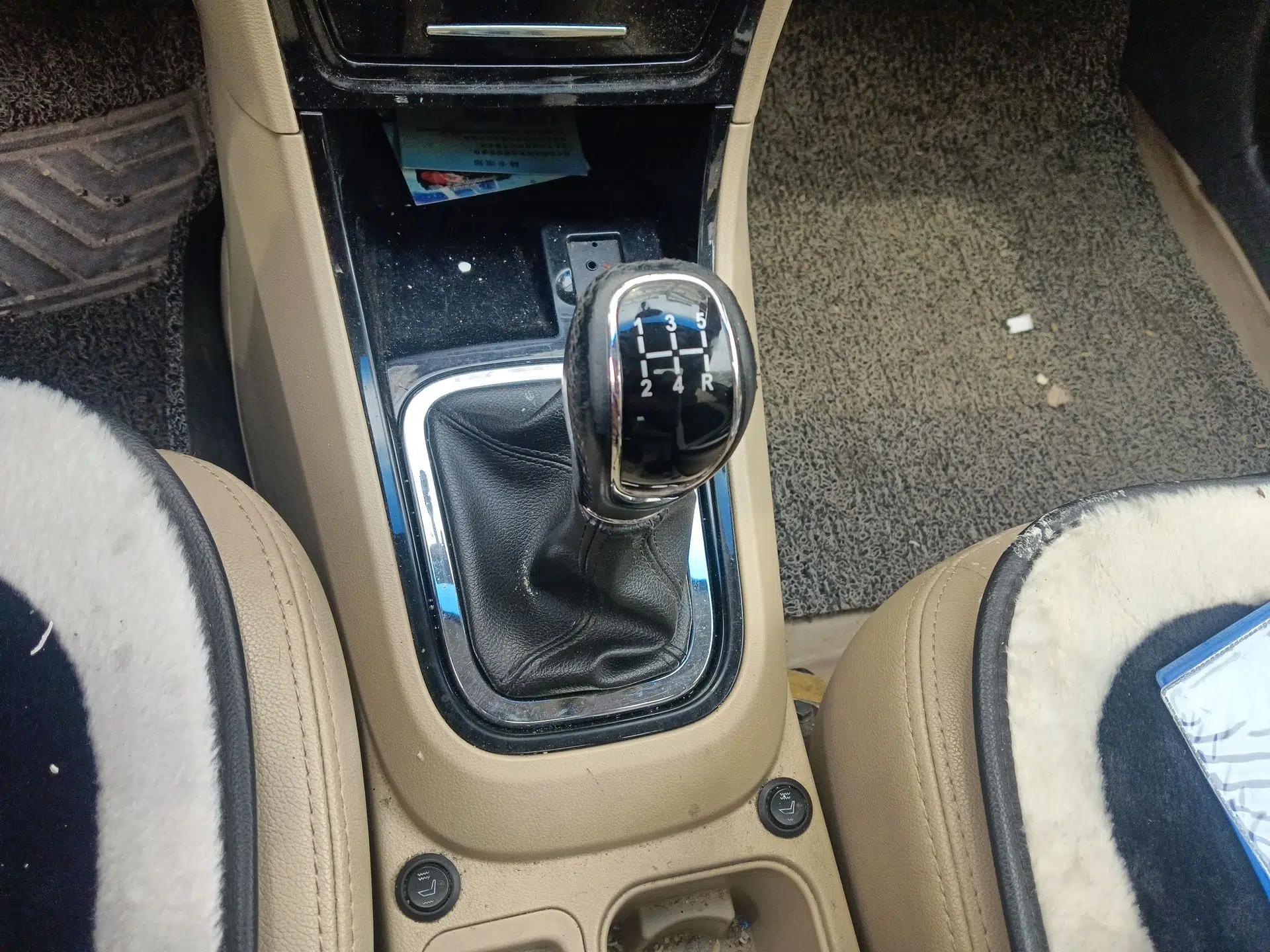 Chery E3 2013 1.5L Manual Luxury Model — миниатюра 15