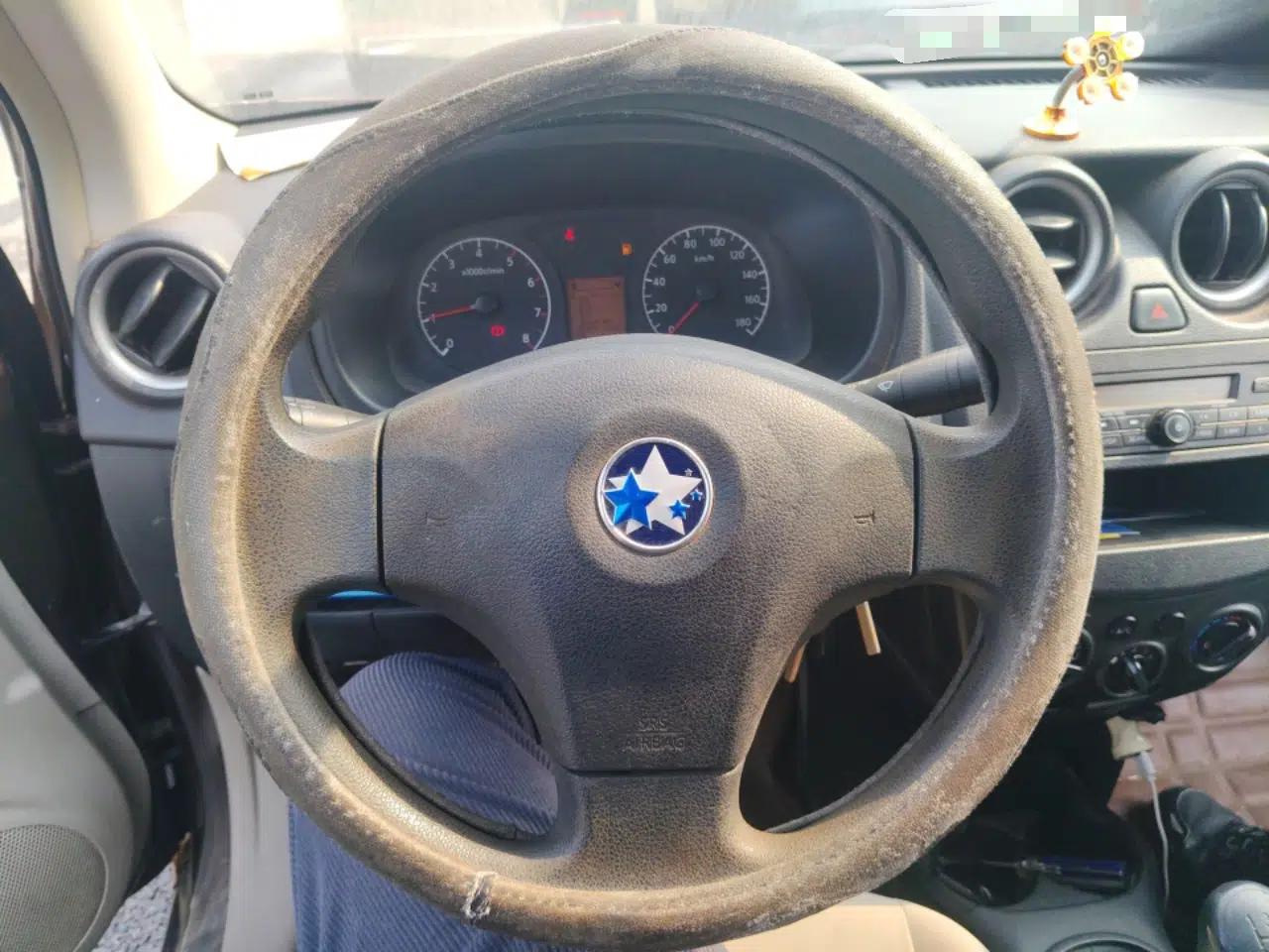 Venucia R30 2014 1.2L Manual Enjoyment Edition — миниатюра 11