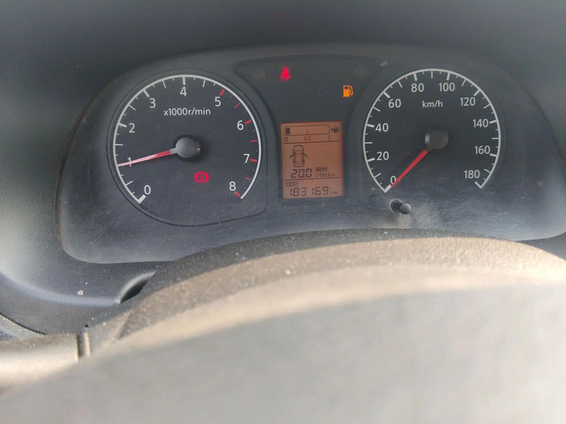 Venucia R30 2014 1.2L Manual Enjoyment Edition — миниатюра 13