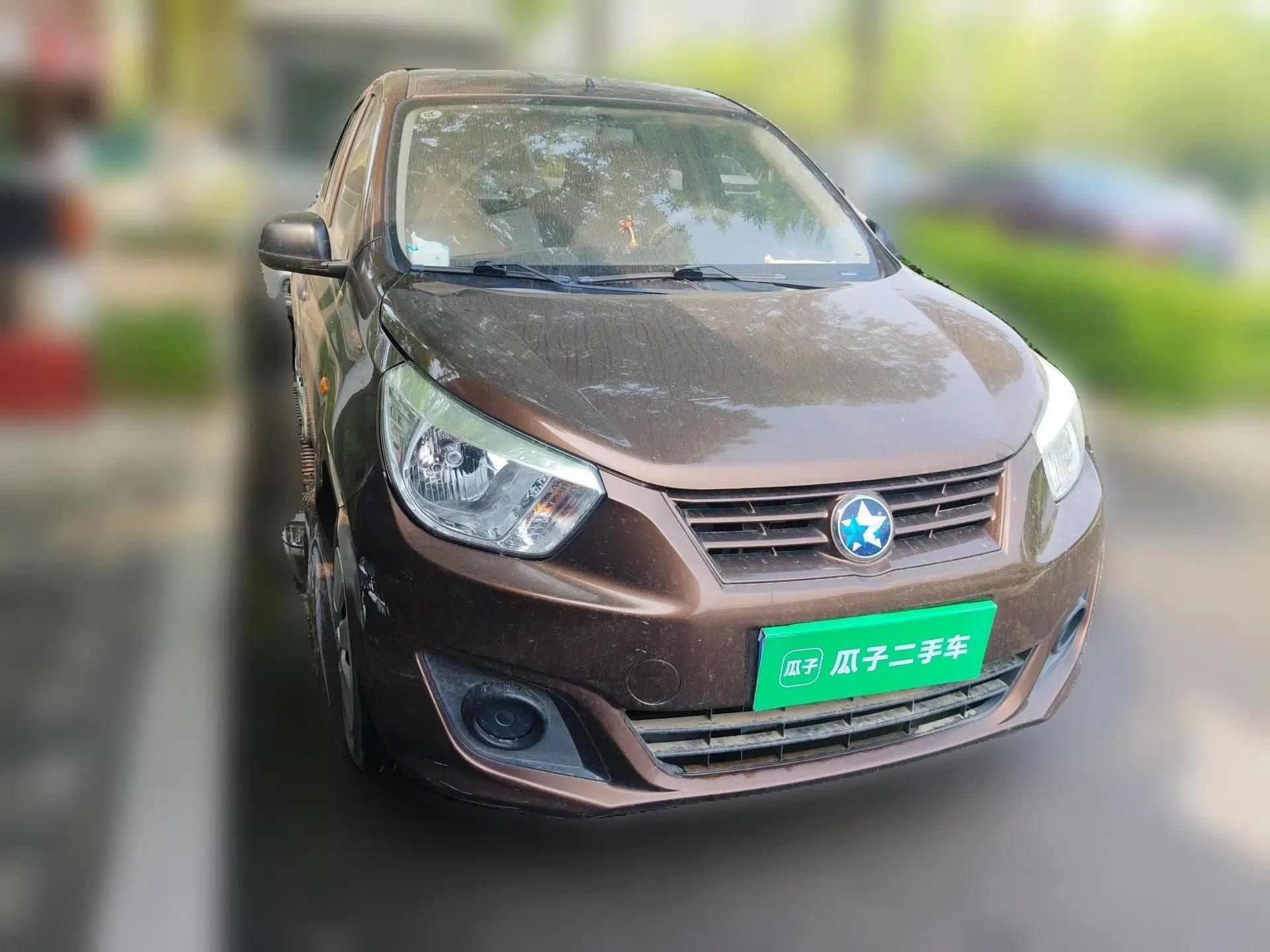 Venucia R30 2014 1.2L Manual Enjoyment Edition — миниатюра 3