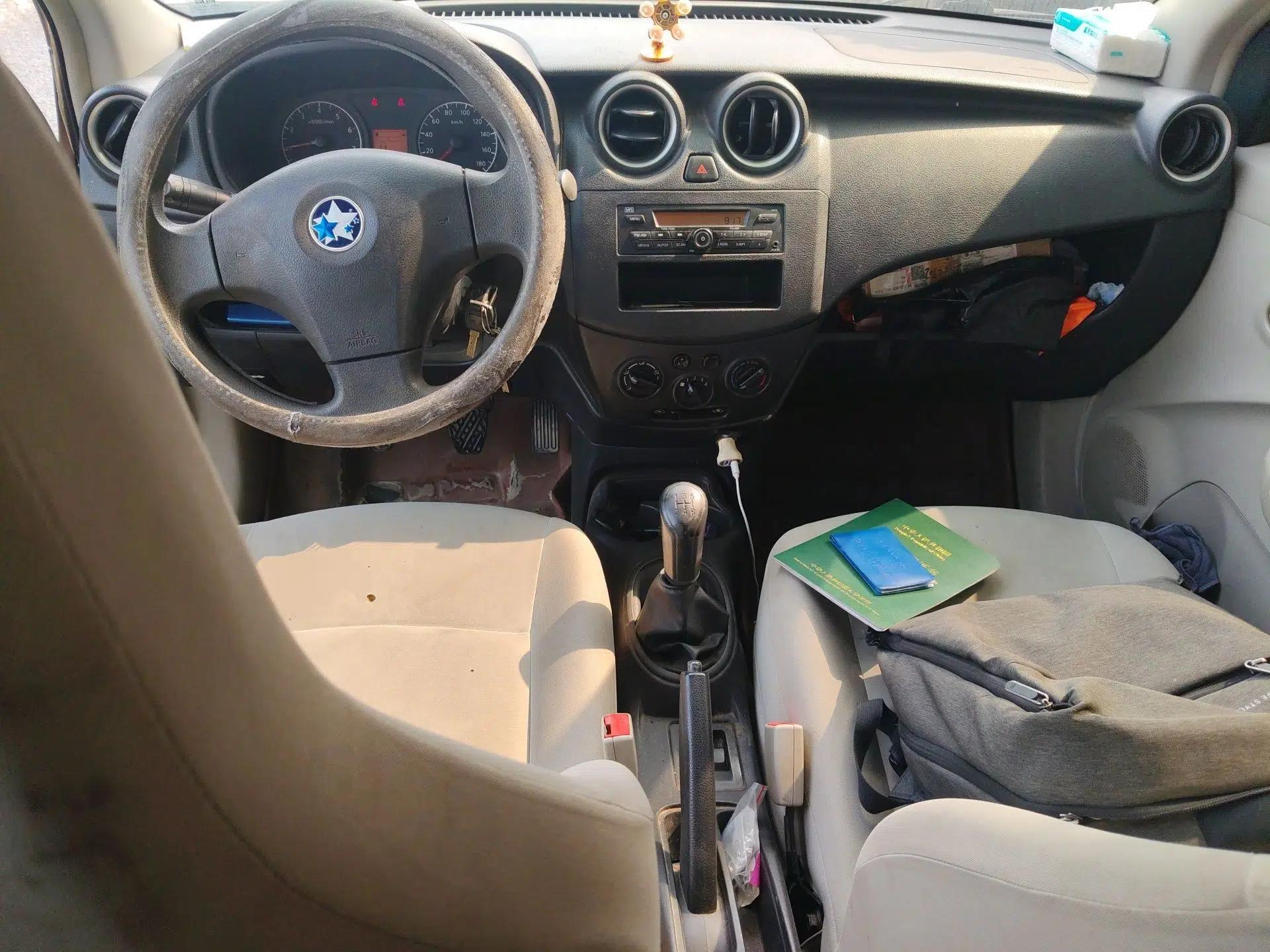Venucia R30 2014 1.2L Manual Enjoyment Edition — миниатюра 10
