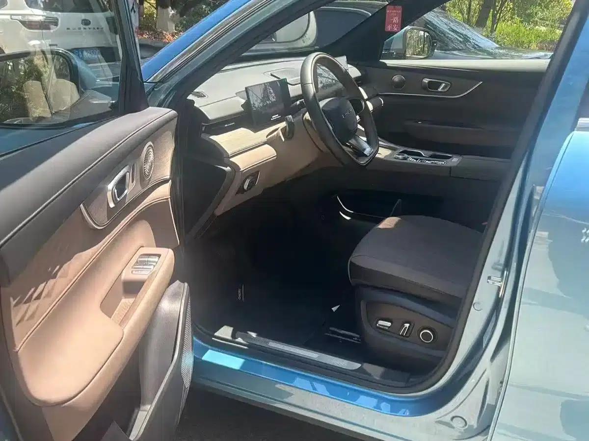 Chery Tiggo 8 PLUS C-DM 2025 1.5T 116km/h Premium 5-seater — миниатюра 3