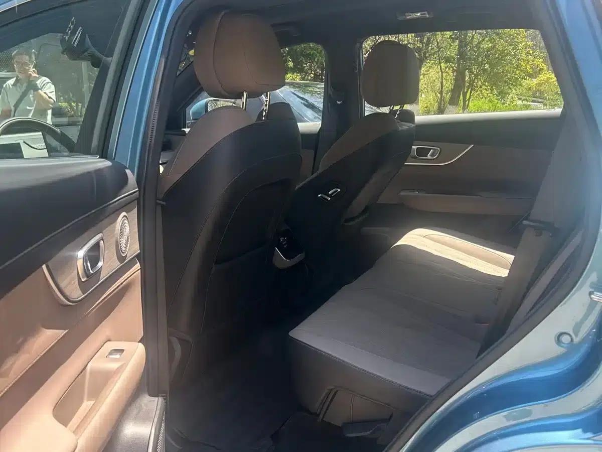 Chery Tiggo 8 PLUS C-DM 2025 1.5T 116km/h Premium 5-seater — миниатюра 5