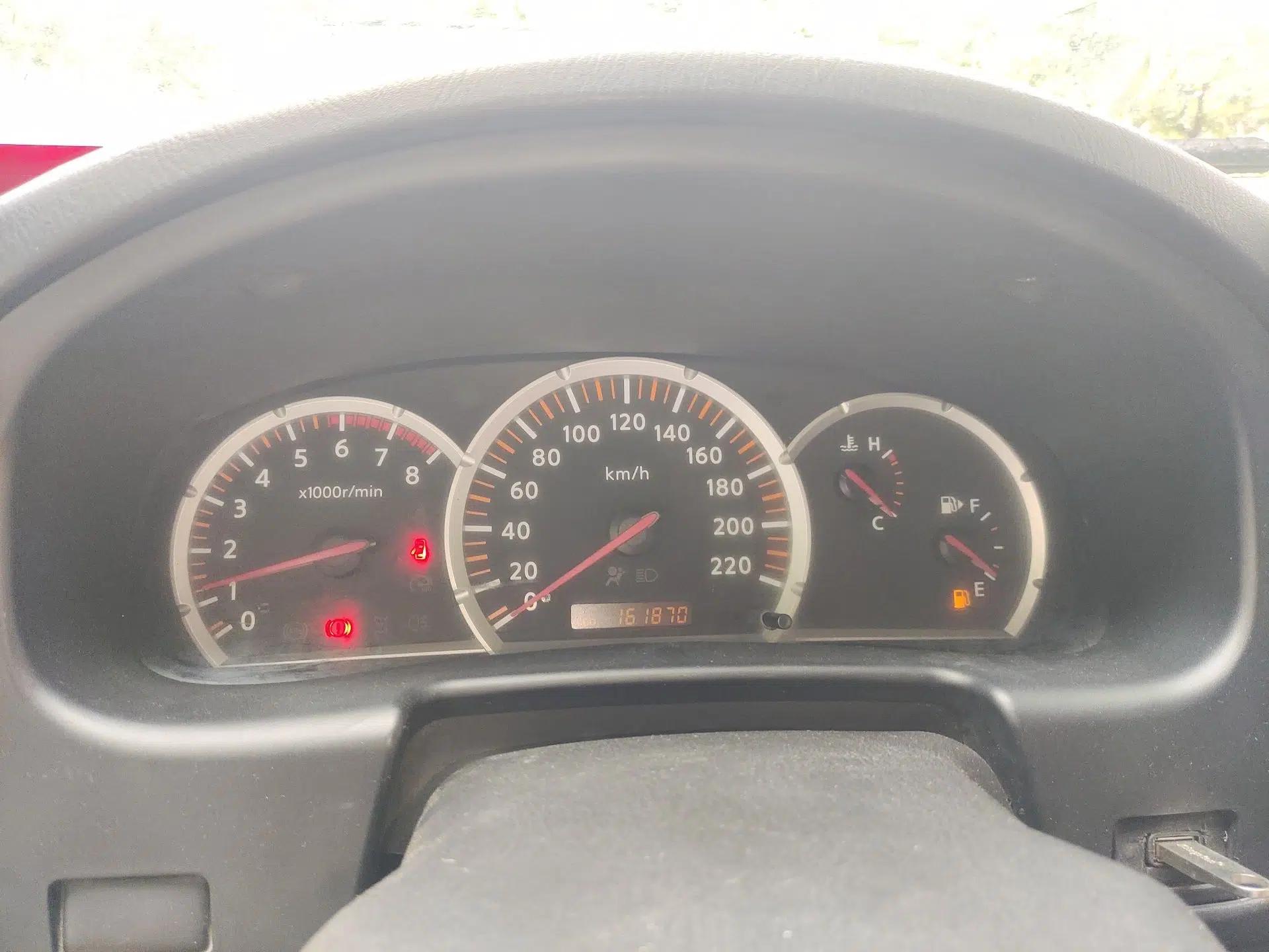 Nissan Paladin 2008 2.4L 4x4 Standard Edition — миниатюра 12