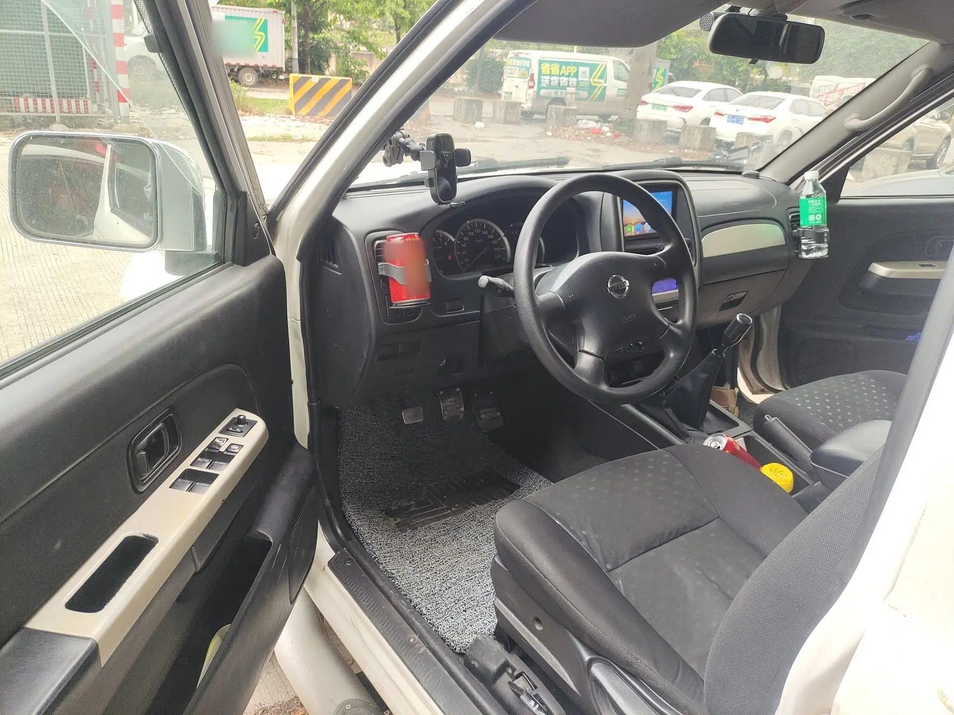 Nissan Paladin 2008 2.4L 4x4 Standard Edition — миниатюра 17