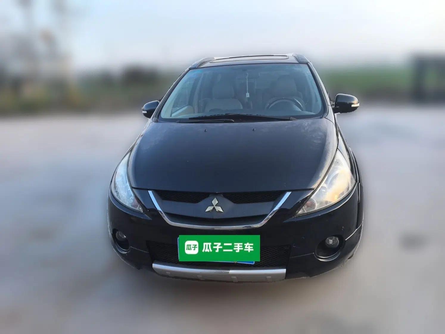 Mitsubishi Grandis 2009 2.4 6-Seater Elite Edition — миниатюра 2