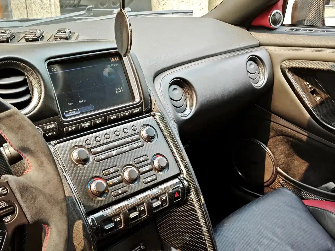 2013 Nissan GT-R 3.8T Premium Edition — миниатюра 16