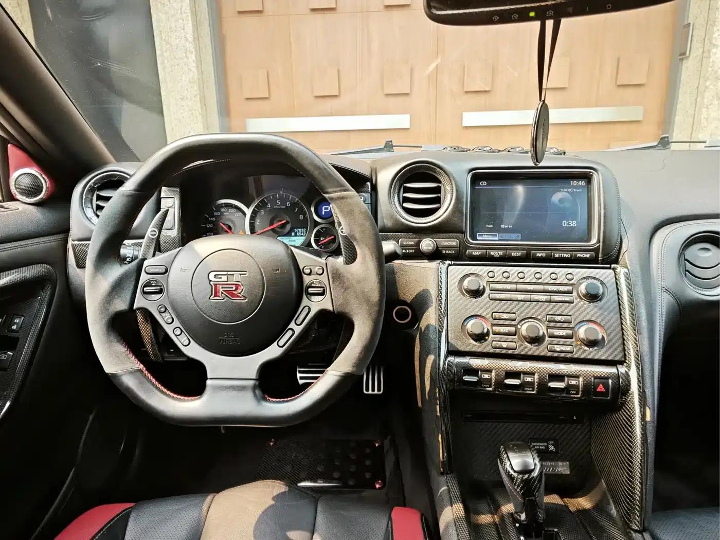 2013 Nissan GT-R 3.8T Premium Edition — миниатюра 23