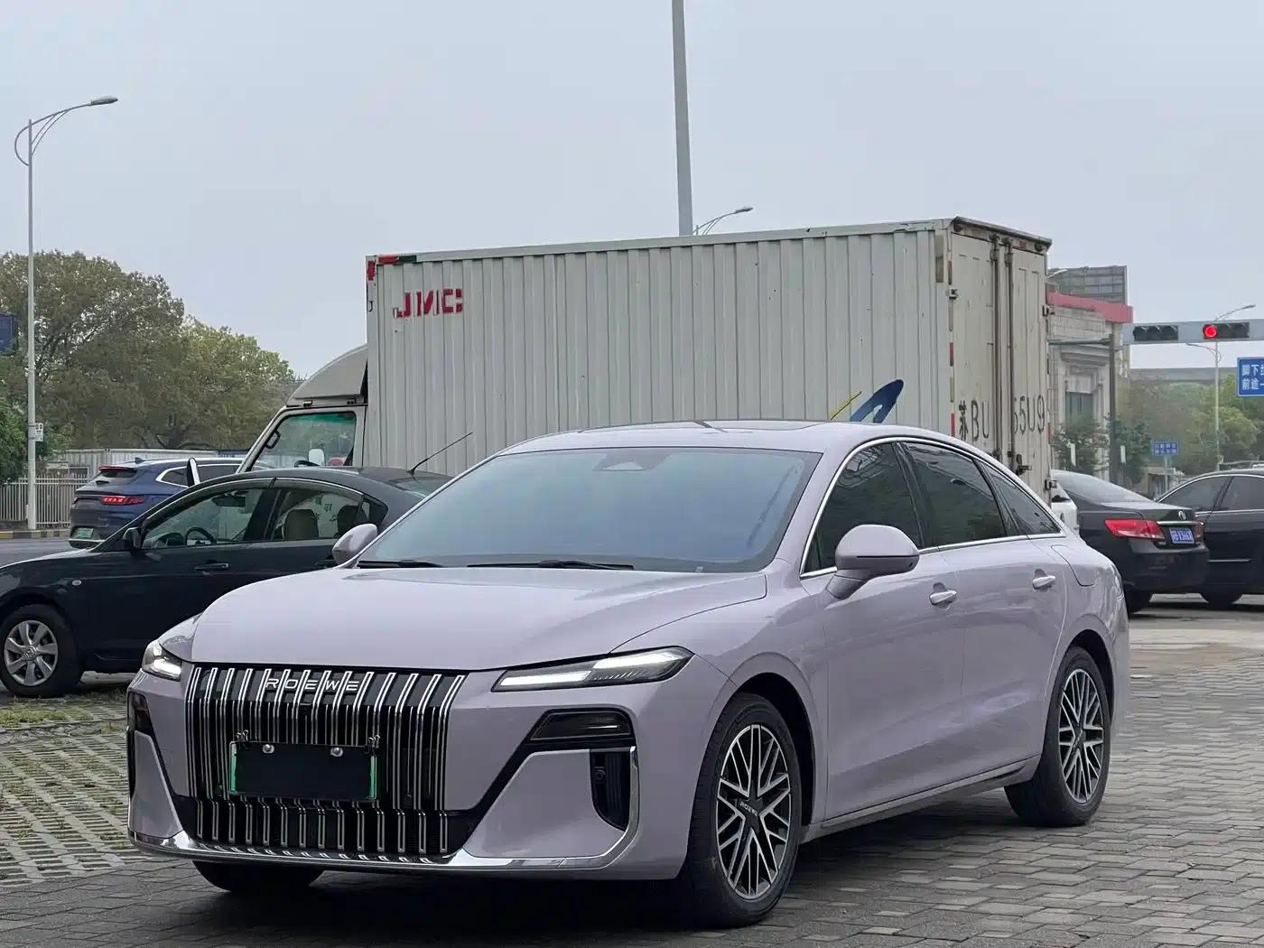Roewe M7 DMH 2025 160km Enjoy Edition — миниатюра 1