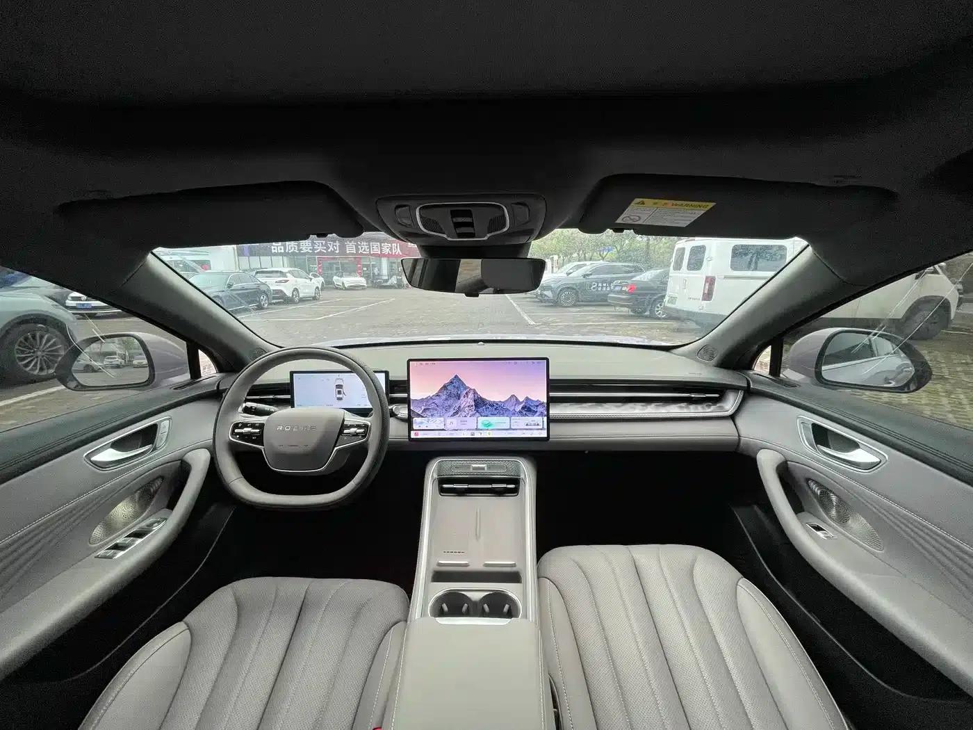 Roewe M7 DMH 2025 160km Enjoy Edition — миниатюра 5