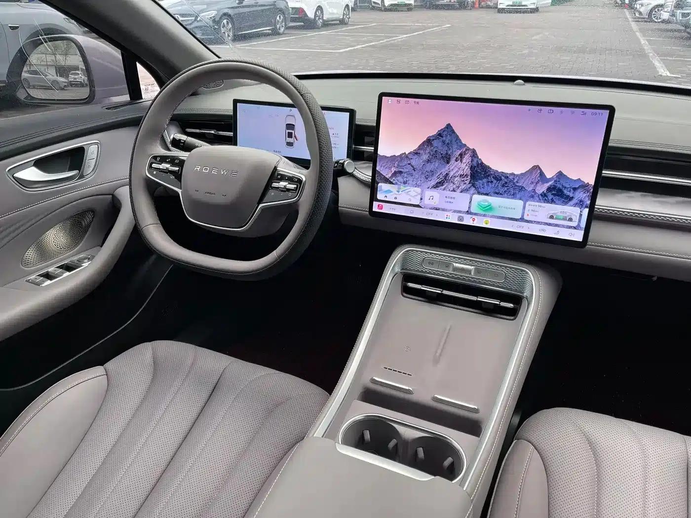 Roewe M7 DMH 2025 160km Enjoy Edition — миниатюра 6