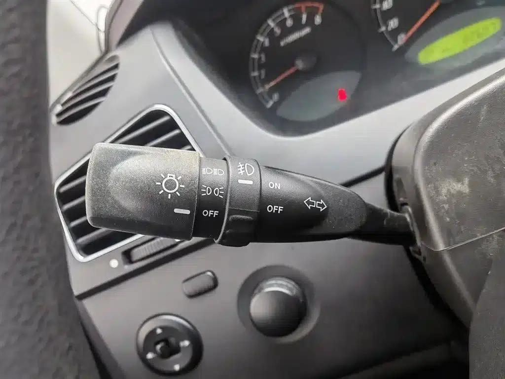 Roewe W5 2013 1.8T 2WD Automatic Sheng Yu Edition — миниатюра 21