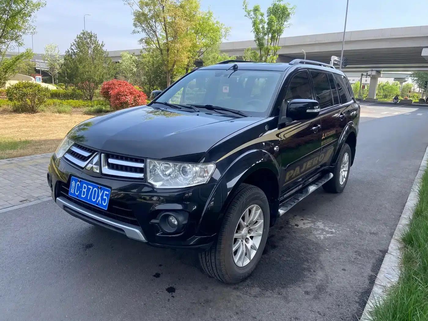 2013 Pajero Sport 3.0L Automatic 2WD Luxury Edition — миниатюра 1