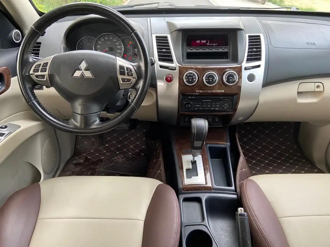 2013 Pajero Sport 3.0L Automatic 2WD Luxury Edition — миниатюра 11