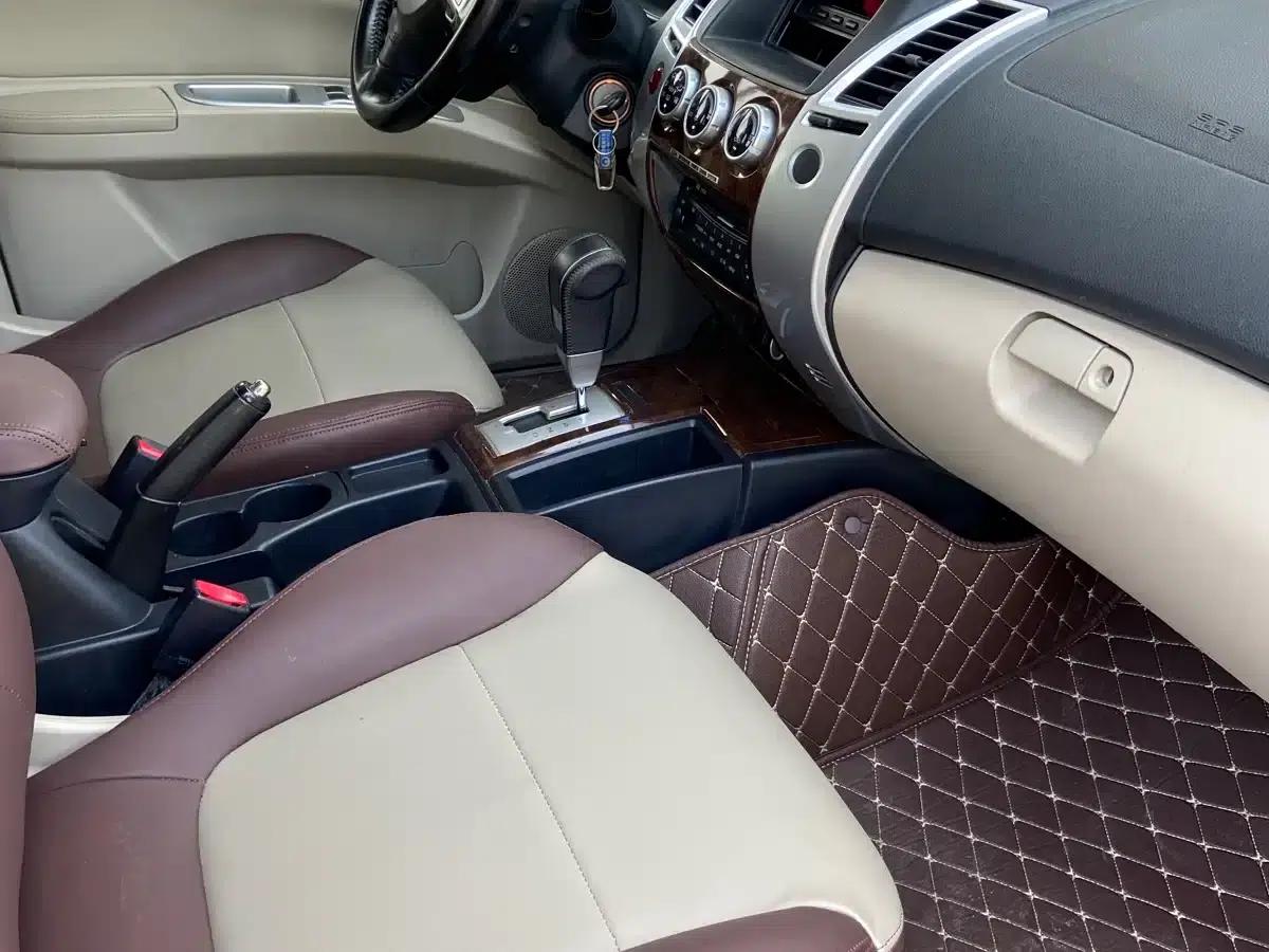 2013 Pajero Sport 3.0L Automatic 2WD Luxury Edition — миниатюра 9