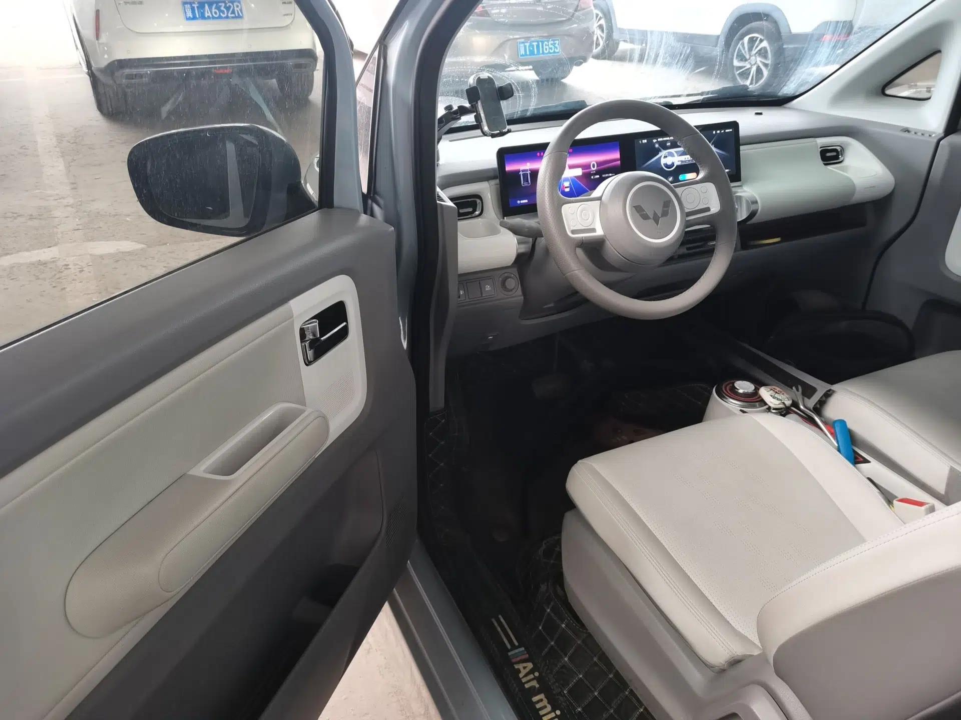 Wuling Air ev 2023 - Four Seats - Advanced Edition — миниатюра 19