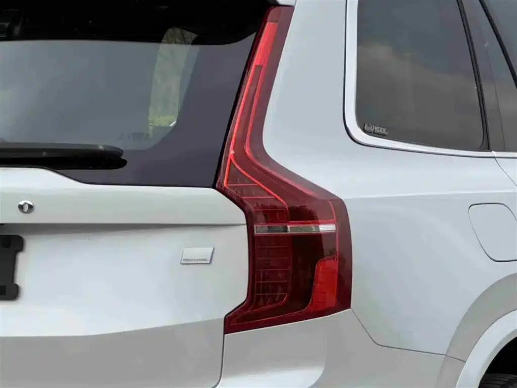 2022 Volvo XC90 Plug-in Hybrid E-Drive Hybrid T8 Inscription Luxury Edition (7-seater) — миниатюра 19