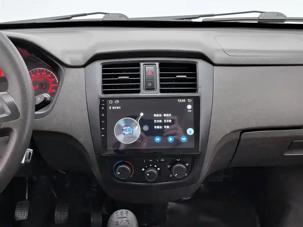 Wuling Rongguang S 2023 1.5L Basic Model 5/7 Seats — миниатюра 12