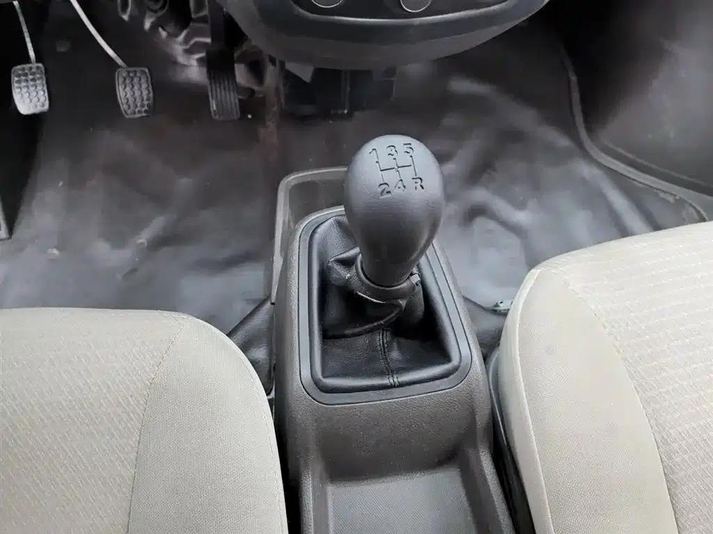 Wuling Rongguang S 2023 1.5L Basic Model 5/7 Seats — миниатюра 13